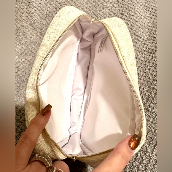 Chanel Cosmetic Case / Pouch - Picture 6 of 16